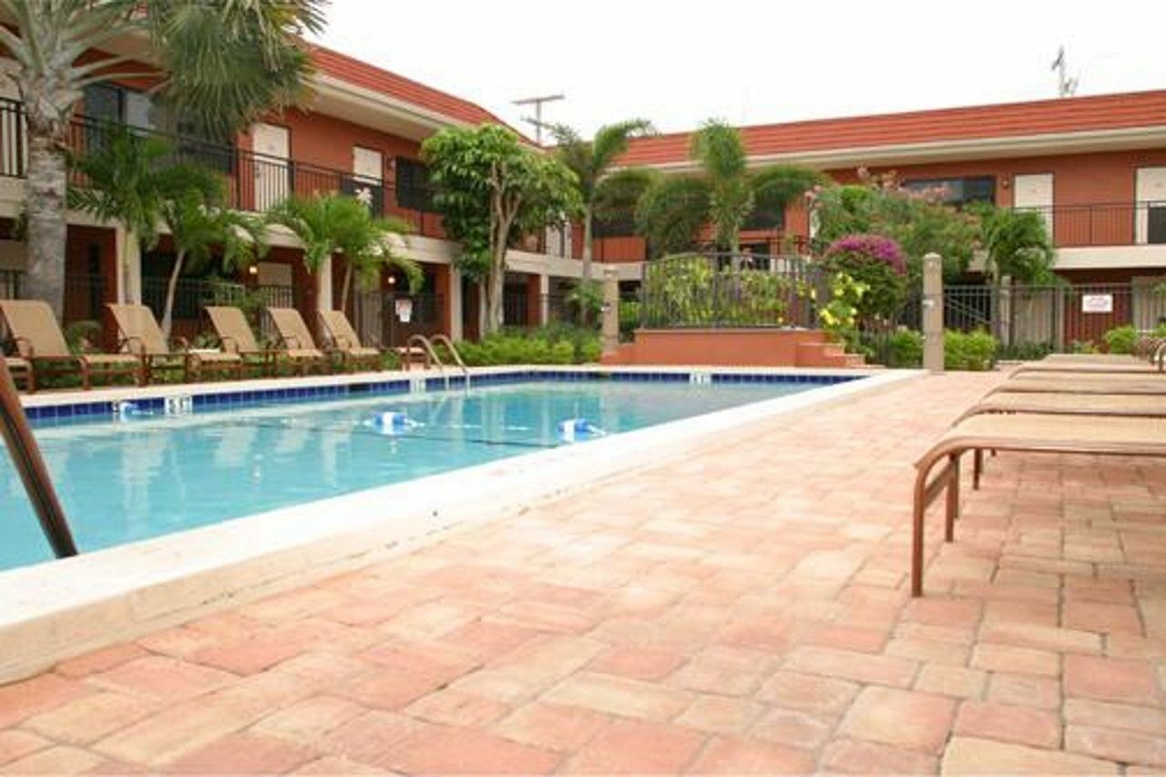 Away Inn Lauderdale-by-the-Sea Exteriér fotografie